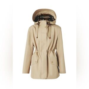 Burberry Lightweight Beige Hooded Jacket In Neutral